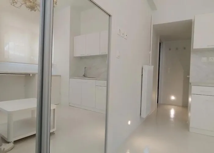 Amg Stylish Small In Pagkrati Close To Metro